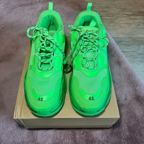 Balenciaga Neon Green Sneakers - Picture 5 of 7